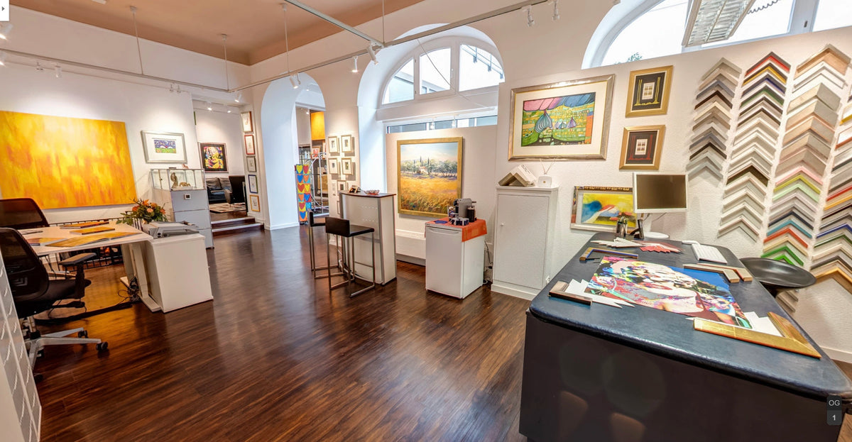 Kunstwerke in den Ausstellungsräumen der Galerie Vogel in Heidelberg