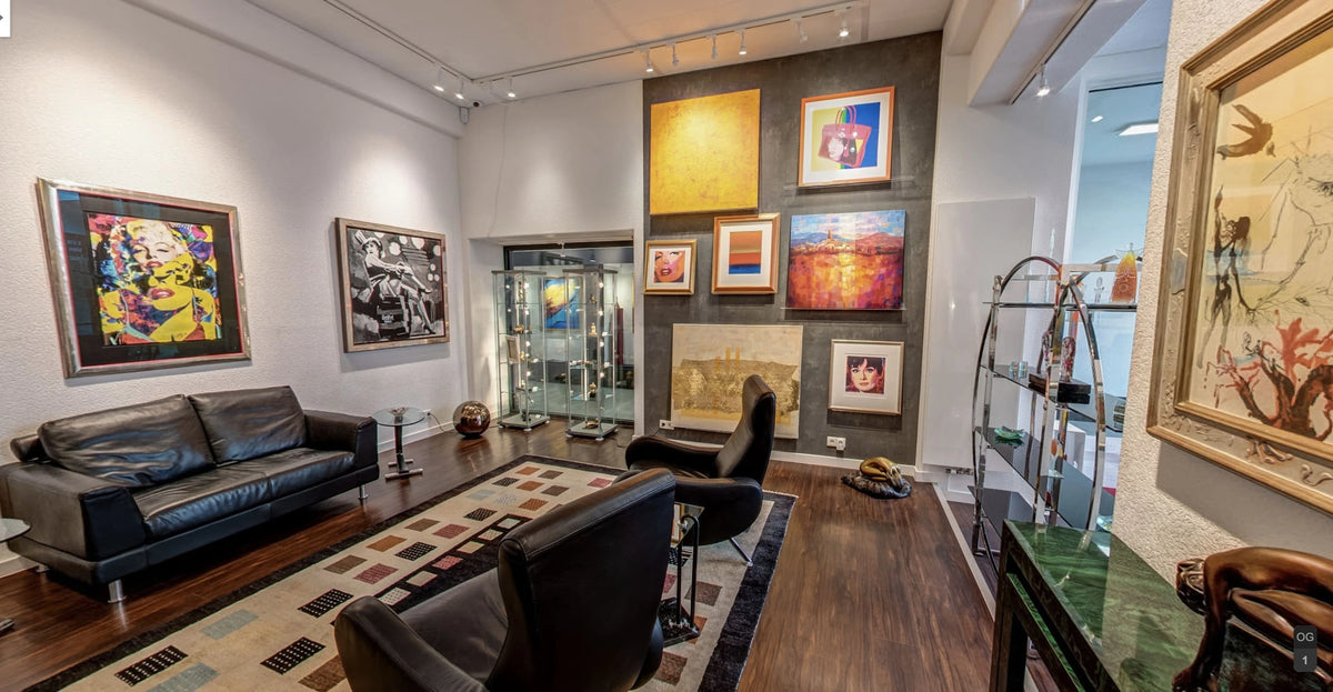 Einblick in die Ausstellungsräume mit Originalkunstwerken der Galerie Vogel